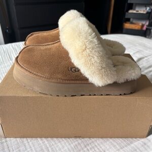 UGG Disquette in Chestnut